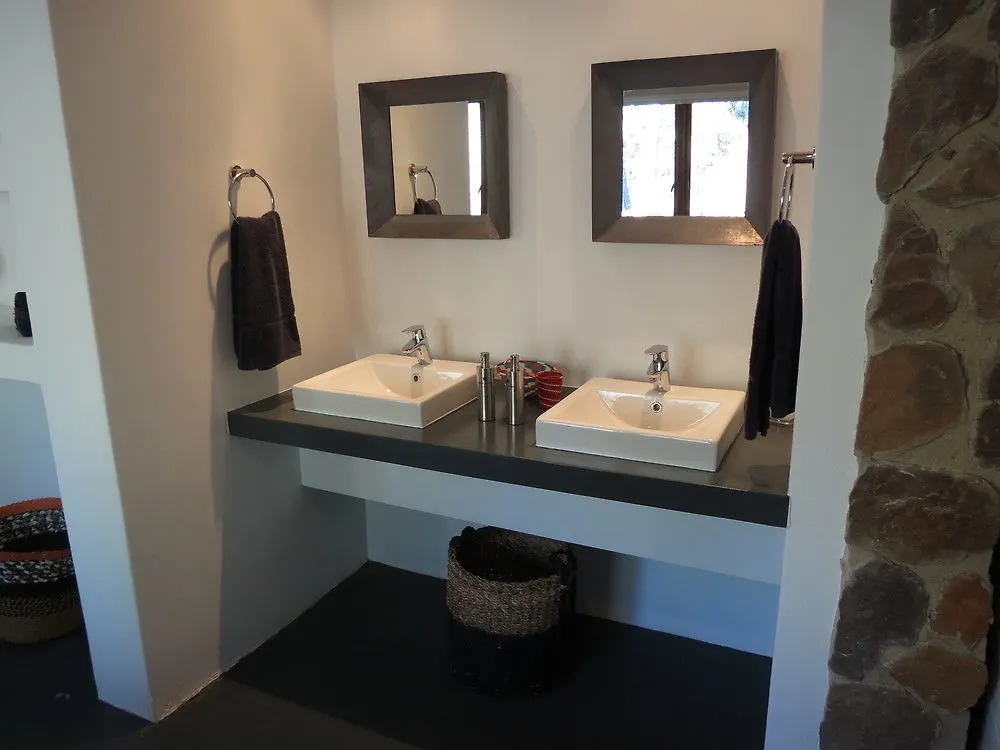 Ekuthuleni Lodge ストランド